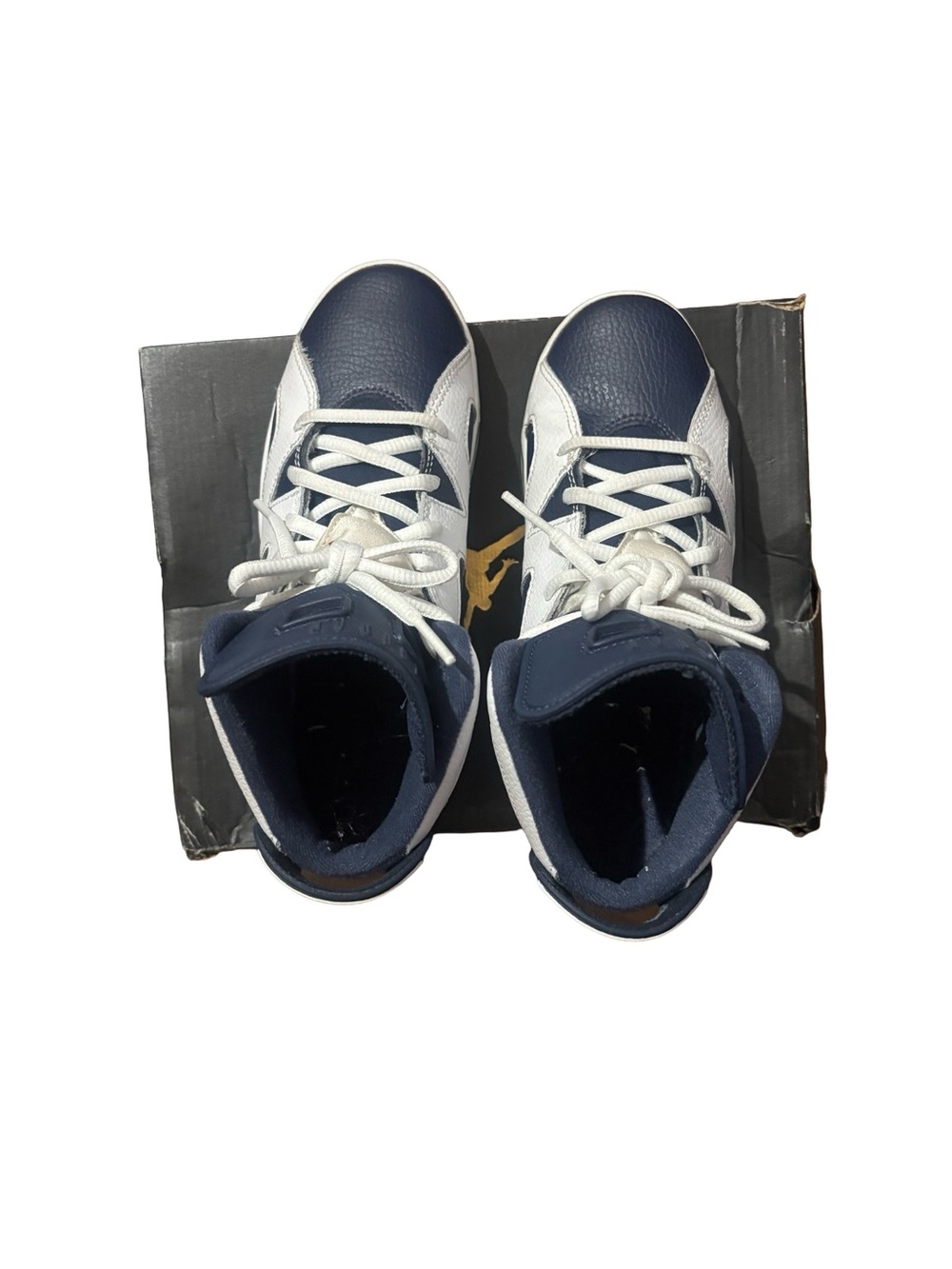 Jordan 6 retro sneakers for kids size 3y